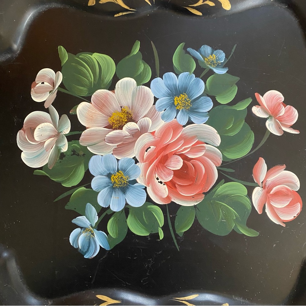 Vintage 1960s Tole Scallop Edge Metal Tray Flowers Roses - Picture 4 of 11